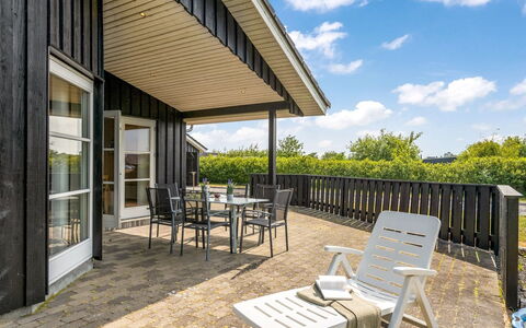 Saara - 700M to the Fjord: Meubles, Design Intérieur, Chaise, Sol, Table, Recours, Sol, Plafond, Pièce, Eco Hôtel