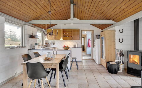 Raika - 450M to the Fjord: Meubles, Design Intérieur, Sol, Cuisine, Bois, Plafond, Sol, Luminaire, Chaise, Pièce