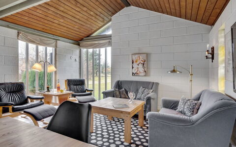 Raika - 450M to the Fjord: Meubles, Design Intérieur, Sol, Bois, Plafond, Sol, Chaise, Canapé, Pièce, Salon