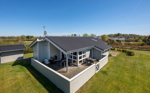Ellis - 700M to the Fjord: Domicile, Zone Résidentielle, Maison, Chalet, Toit, Lot Terre, Siding, Jardin, Biens, Pelouse