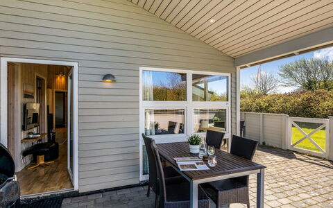 Ellis - 700M to the Fjord: Domicile, Zone Résidentielle, Maison, Chalet, Toit, Lot Terre, Siding, Jardin, Biens, Pelouse