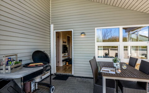Ellis - 700M to the Fjord: Domicile, Zone Résidentielle, Maison, Chalet, Toit, Lot Terre, Siding, Jardin, Biens, Pelouse