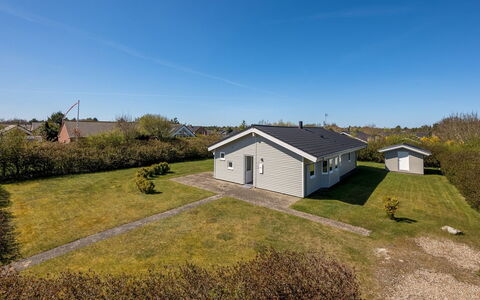 Ellis - 700M to the Fjord: Domicile, Zone Résidentielle, Maison, Chalet, Toit, Lot Terre, Siding, Jardin, Biens, Pelouse