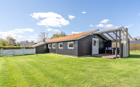 Miikka - 800M to the Fjord: Chalet, Domicile, Maison, Toit, Porche, Biens, Siding, Batiments Jardin, Ferme, Cour