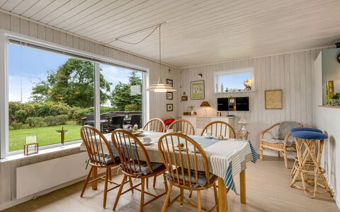 Theodor - 180M to the Fjord: Meubles, Design Intérieur, Sol, Bois, Sol, Plafond, Parquet, Chaise, Table, Éclairage