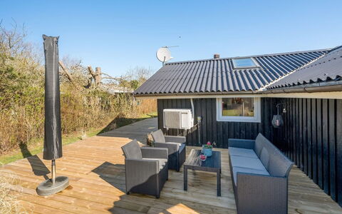 Gunde - 300M to the Fjord: Chalet, Domicile, Maison, Toit, Porche, Biens, Siding, Batiments Jardin, Ferme, Cour