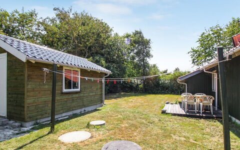 Jaane - 650M to the Fjord: Toit, Chalet, Domicile, Ombre, Siding, Ferme, Porche, Structure En Plein Air, Batiments Jardin