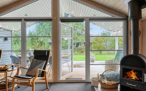 Martina - 560M to the Fjord: Bois, Meubles, Sol, Design Intérieur, Plafond, Chaise, Sol, Salon, Canapé, Dur