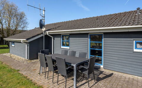 Martina - 560M to the Fjord: Meubles, Design Intérieur, Sol, Bois, Sol, Plafond, Parquet, Chaise, Table, Éclairage