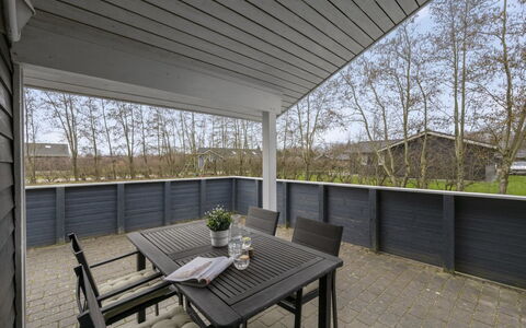 Tinka - 1.2Km to the Fjord: Meubles, Design Intérieur, Sol, Bois, Sol, Plafond, Parquet, Chaise, Table, Éclairage