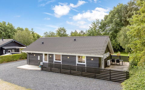 Gretje - 650M to the Fjord: Domicile, Maison, Chalet, Siding, Biens, Porche, Allée, Ferme, Batiments Jardin, Cabane En Rondins