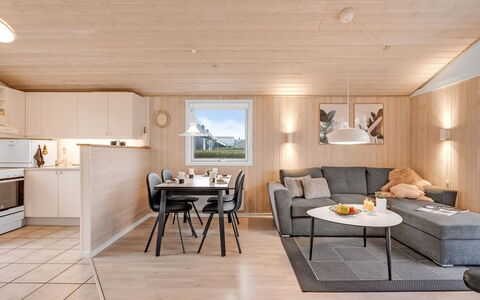 Marten - 1.2Km to the Fjord: Meubles, Design Intérieur, Sol, Bois, Sol, Plafond, Parquet, Chaise, Table, Éclairage