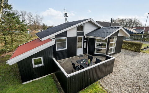 Marten - 1.2Km to the Fjord: Meubles, Design Intérieur, Sol, Bois, Sol, Plafond, Parquet, Chaise, Table, Éclairage