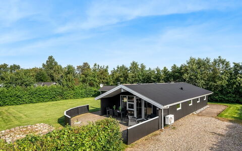 Robertha - 800M to the Fjord: Maison, Domicile, Chalet, Biens, Cour, Ferme, Siding, Batiments Jardin, Porche