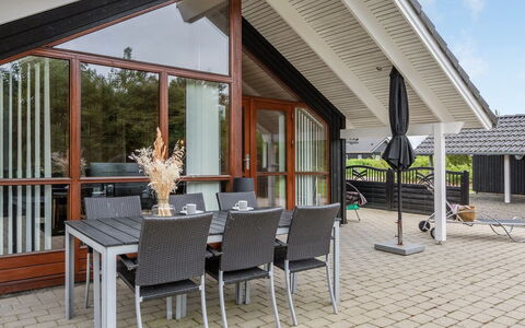 Chermeine - 1.2Km to the Fjord: Bois, Porche, Domicile, Toit, Ombre, Porte, Plate-Forme, Chaise, Chalet, Mobilier De Jardin
