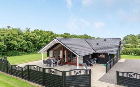 Chermeine - 1.2Km to the Fjord: Toit, Domicile, Chalet, Biens, Ombre, Siding, Porche, Cour, Conception, Allée