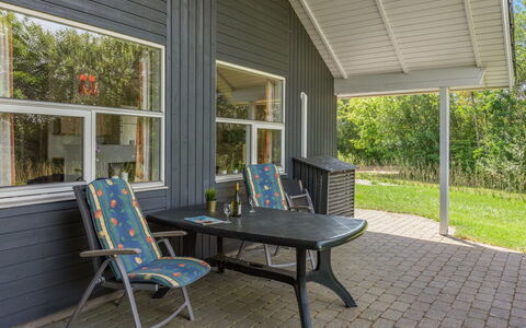 Herlugh - 1Km to the Fjord: Toit, Chalet, Domicile, Ombre, Siding, Ferme, Porche, Structure En Plein Air, Batiments Jardin