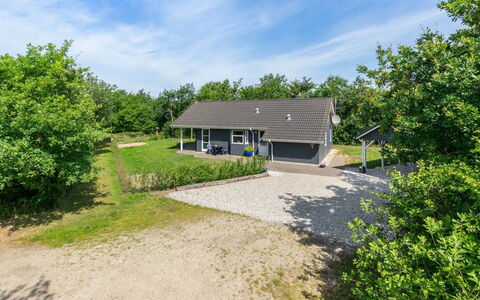 Herlugh - 1Km to the Fjord: Toit, Chalet, Domicile, Ombre, Siding, Ferme, Porche, Structure En Plein Air, Batiments Jardin