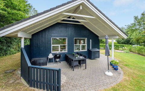 Herlugh - 1Km to the Fjord: Chalet, Toit, Domicile, Siding, Biens, Ombre, Batiments Jardin, Cour, Porche, Dur