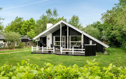 Wenche - 600M to the Fjord: Toit, Maison, Domicile, Chalet, Porte, Siding, Plate-Forme, Porche, Planche, Dur