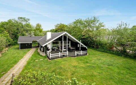 Wenche - 600M to the Fjord: Toit, Maison, Domicile, Chalet, Porte, Siding, Plate-Forme, Porche, Planche, Dur