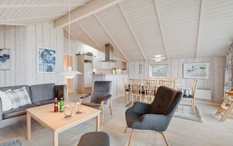 Clarina - 800M to the Fjord: Design Intérieur, Bois, Sol, Plafond, Sol, Meubles, Domicile, Pièce, Parquet, Salon