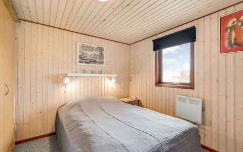 Hoghni - 850M to the Fjord: Chambre, Bois, Lit, Sol, Plafond, Sol, Drap De Lit, Design Intérieur, Pièce, Literie