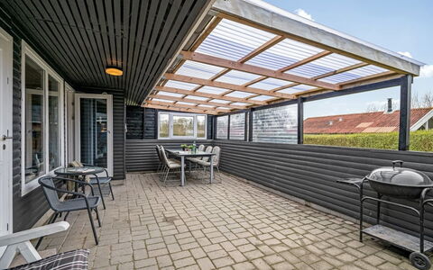 Hoghni - 850M to the Fjord: Bois, Architecture, Meubles, Domicile, Composite, Porche, Mobilier De Jardin, Plate-Forme, Ombre, Verre