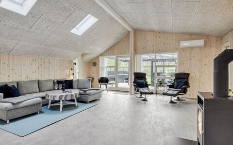Gustaf - 400M to the Fjord: Sol, Sol, Salon, Parquet, Chaise, Dur, Revêtement De Sol Stratifié, Tuile, Canapé
