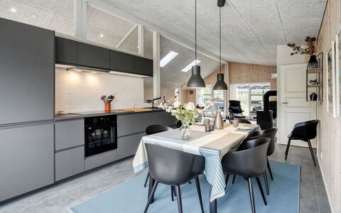 Gustaf - 400M to the Fjord: Design Intérieur, Cuisine, Plafond, Sol, Meubles, Luminaire, Table Cuisine Et Salle A Manger, Éclairage, Sol, Comptoir