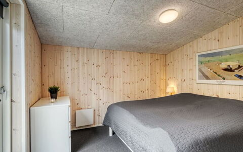 Gustaf - 400M to the Fjord: Mur, Bois, Plafond, Design Intérieur, Sol, Sol, Chambre, Pièce, Meubles, Lit