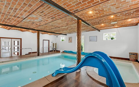 Fintan - 2Km to the Fjord: Sol, Sol, Plafond, Design Intérieur, Piscine, Tache De Bois, Recours, Dur, Conception, Vernis