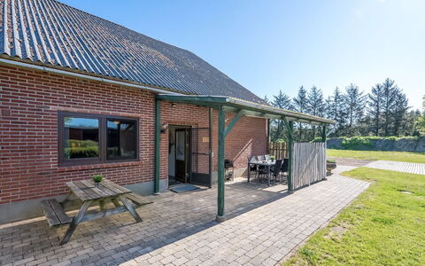 Gertraude - 17Km to the Fjord: Bleu, Arbuste, Chalet, Couverture De Sol, Jardin, Biens, Ombre, Aménagement Paysager, Ferme, Eco Hôtel