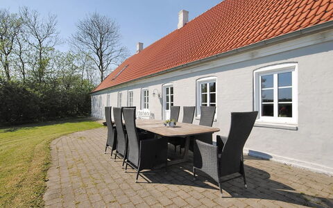 Alois - 1Km to the Fjord: Toit, Maison, Domicile, Chalet, Porte, Siding, Plate-Forme, Porche, Planche, Dur