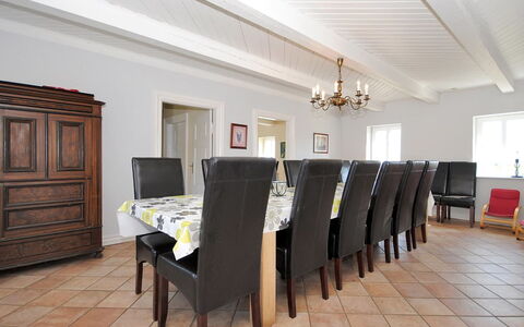 Alois - 1Km to the Fjord: Toit, Maison, Domicile, Chalet, Porte, Siding, Plate-Forme, Porche, Planche, Dur