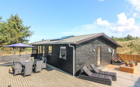 Druscilla - 650M from the Sea: Bois, Domicile, Porche, Plate-Forme, Dur, Toit, Tache De Bois, Parquet, Eco Hôtel