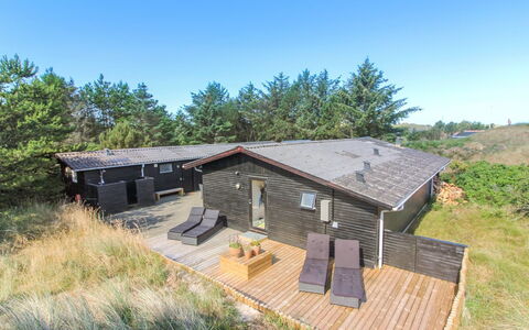 Druscilla - 650M from the Sea: Bois, Domicile, Porche, Plate-Forme, Dur, Toit, Tache De Bois, Parquet, Eco Hôtel