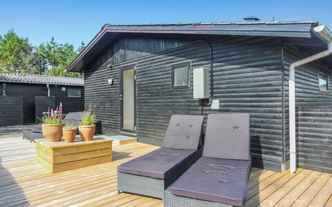 Druscilla - 650M from the Sea: Bois, Domicile, Porche, Plate-Forme, Dur, Toit, Tache De Bois, Parquet, Eco Hôtel