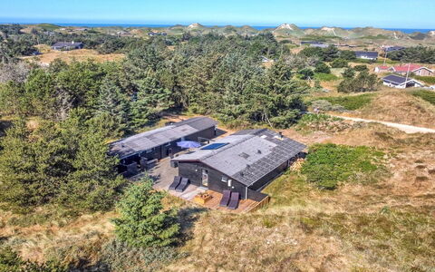 Druscilla - 650M from the Sea: Bois, Domicile, Porche, Plate-Forme, Dur, Toit, Tache De Bois, Parquet, Eco Hôtel