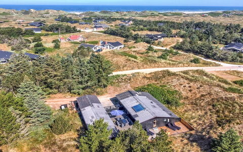 Druscilla - 650M from the Sea: Bois, Domicile, Porche, Plate-Forme, Dur, Toit, Tache De Bois, Parquet, Eco Hôtel