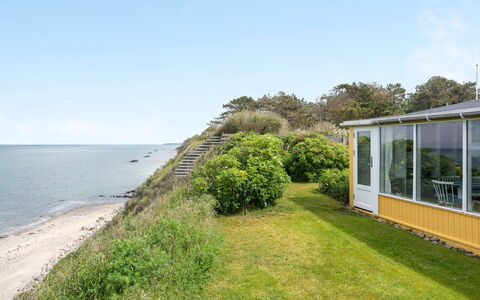 Orwik - 30M from the Sea: Meubles, Design Intérieur, Sol, Bois, Sol, Plafond, Parquet, Chaise, Table, Éclairage