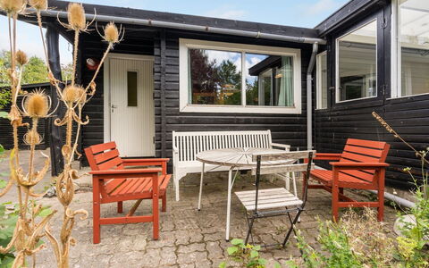 Meeno - 200M from the Sea: Meubles, Design Intérieur, Chaise, Sol, Table, Recours, Sol, Plafond, Pièce, Eco Hôtel