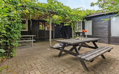 Meeno - 200M from the Sea