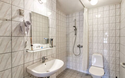 Ahvo - 22Km from the Sea: Mur, Design Intérieur, Sol, Sol, Luminaire Plomberie, Pièce, Salle De Bains, Plomberie, Lavabo, Évier