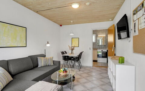 Skarthi - 20Km from the Sea: Bleu, Arbuste, Chalet, Couverture De Sol, Jardin, Biens, Ombre, Aménagement Paysager, Ferme, Eco Hôtel