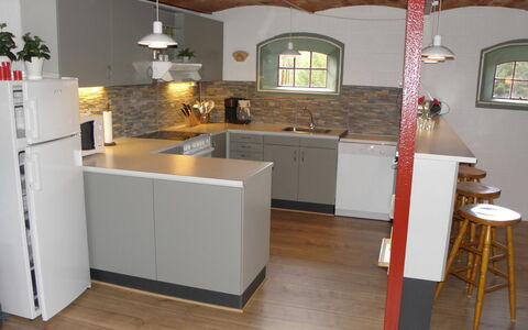 Beatha - 25Km to the Fjord: Sol, Sol, Bois, Design Intérieur, Comptoir, Meubles, Cuisine, Parquet, Cabinetry, Appareil De Cuisine
