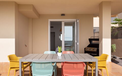 Playa Negra Ii: Ciel, L'Eau, Propriété, Chaise, Ombre, Bois, Design Intérieur, Plan D'Eau, Sol, Mobilier De Jardin