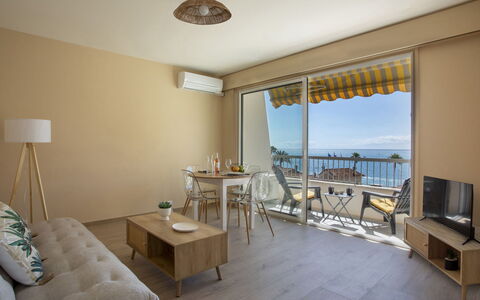 Cros de Cagnes: Appartement, Ombre, Balcon, Chaise, Mobilier De Jardin, Recours, Hôtel, Eco Hôtel, Villa