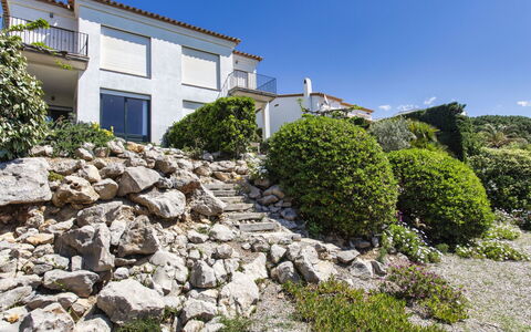 Port del Rei i: Plante, Ciel, Propriété, Communauté Des Plantes, Bâtiment, Bleu Azur, Maison, Pente, Fenêtre, Végétation