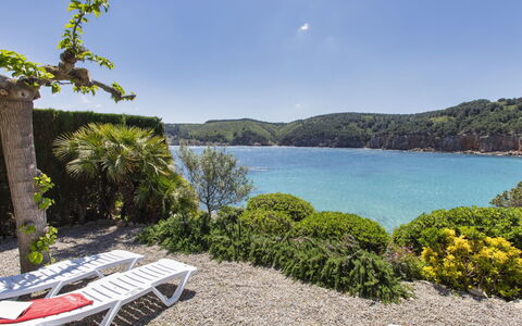 Port del Rei Ii: L'Eau, Ciel, Plante, Propriété, Bleu Azur, Paysage Naturel, Mobilier De Jardin, Lac, Arbre, Plan D'Eau